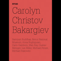 Ein rotes Cover für die Publikation Nº040 mit dem Namen Carolyn Christov Bakargiev in großer, dünner schwarzer Schrift.