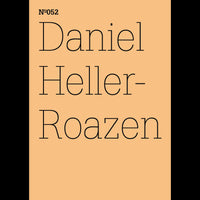 Ein pfirsichfarbenes Cover mit der Nummer Nº052 und dem Namen Daniel Heller-Roazen in dünner, schwarzer Schrift.
