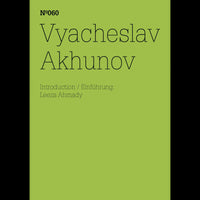Lindgrünes Buchcover mit schwarzer Schrift. Oben steht Nº060. Darunter der Name Vyacheslav Akhunov und der Text Introduction / Einführung: Leeza Ahmady.