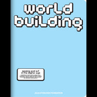 Das hellblaue Buchcover des Buches World Building, dessen Titel in einer weißen, blockigen Schriftart im Videospiel-Stil gehalten ist.