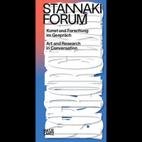 Ein abstraktes Buchcover für Stannaki Forum mit weißen, geschichteten Formen, die vertikal auf einem rot-blauen Farbverlauf angeordnet sind.