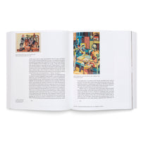 Ein aufgeschlagenes Kunstbuch auf einer weißen Oberfläche zeigt eine Doppelseite mit englischem Text und zwei farbigen Abbildungen von modernistischen irakischen Gemälden.