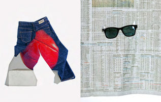 Ein Diptychon: Links eine blaue Jeans von hinten mit einem großen, roten Ballmotiv auf dem Gesäß, die über einen grauen Block gelegt ist. Rechts eine schwarze Sonnenbrille, die an einer Zeitungsseite mit Börsenkursen befestigt ist.