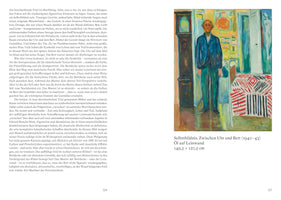 Eine aufgeschlagene Buchseite, die links einen deutschen Text und rechts das Gemälde Selbstbildnis. Zwischen Uhr und Bett von Edvard Munch zeigt. Das expressionistische Gemälde stellt den älteren Künstler in einem Anzug dar, der in einem farbenfrohen Raum zwischen einer Standuhr und einem Bett mit einer auffällig gemusterten Decke steht.