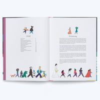 Eine aufgeschlagene Doppelseite eines illustrierten Kinderbuches auf Deutsch. Die linke Seite zeigt das Inhaltsverzeichnis, die rechte die Einleitung. Beide Seiten sind mit bunten, stilisierten Zeichnungen von Menschen und fantastischen Kreaturen verziert, die am unteren Rand in einer Parade laufen.